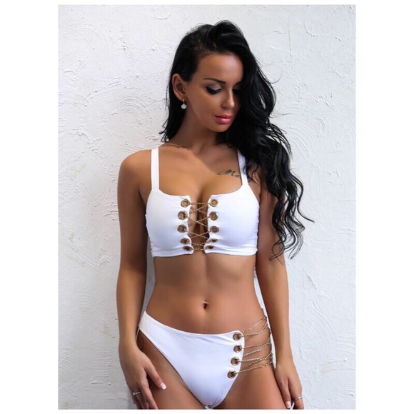 NEW! White Bikini with Gold Chain - Picture 3 of 8
